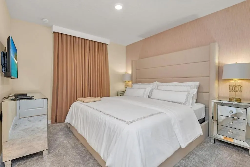 2126 Elani Brand New Windsor Island Resort Villa Four Corners